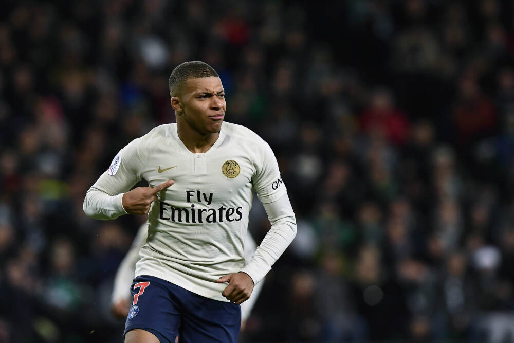 业界：借“智”焕新推动制造业蝶变升级